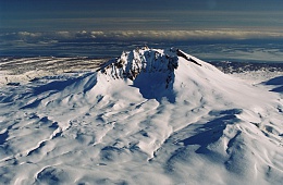 Photo: V. Lazarev "Destroyed crater of the Central Semyachik volcano".