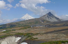 Photo: Y. Kalinin "Krasheninnikov Volcano".
