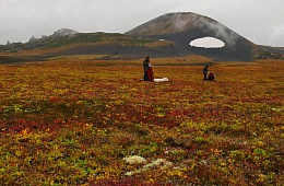 Photo: Y. Kalinin "Krasheninnikov Volcano".