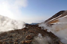 Crater Valentin Koshelevsky volcano. Photo: P. Shpilenok
